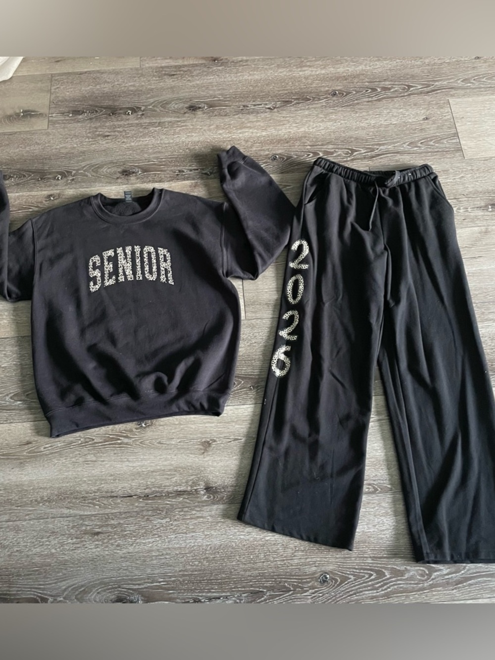Custom Senior Class of “2026" lounge set Crewneck Sz Med pants Sz Small Black